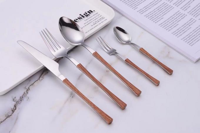 Ecoのレストランの家のための友好的なメラミン ディナー・ウェアのスプーンのフォークのナイフの箸のキット 2